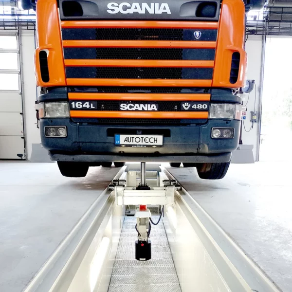 JZ-EH-E1 jámový zvedák elektro-hydraulický s vozem Scania